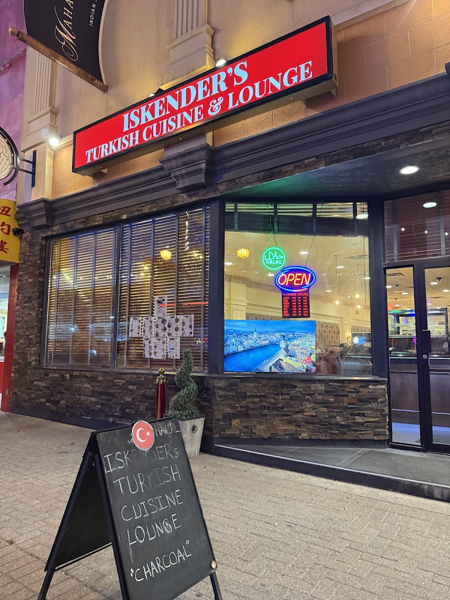 Ískender's Turkish Cuisine & Lounge